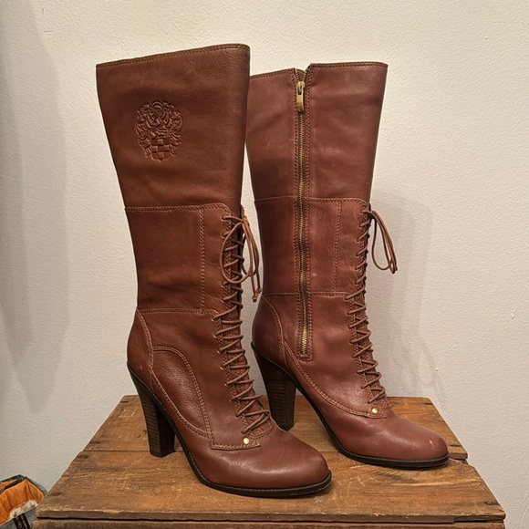 Vince Camuto gorgeous leather boots - Picture 3 of 7